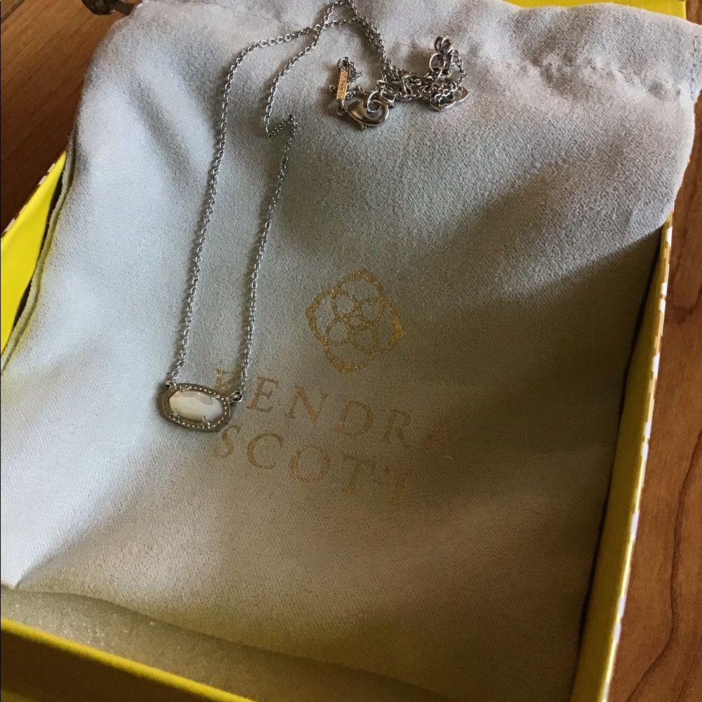 White KENDRA SCOTT